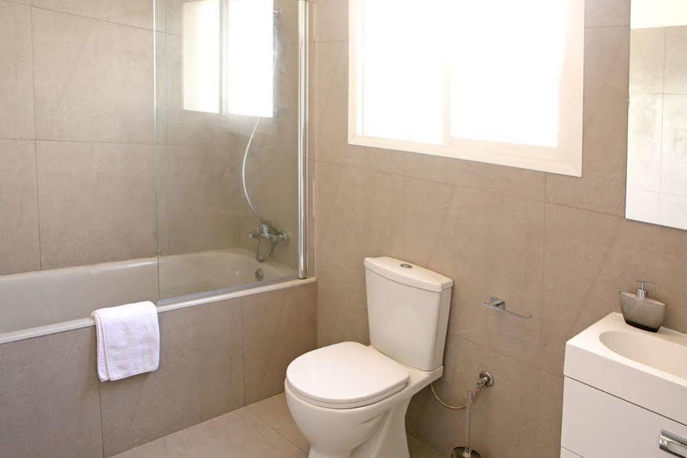 Corina Suites And Apartments Лимасол Екстериор снимка
